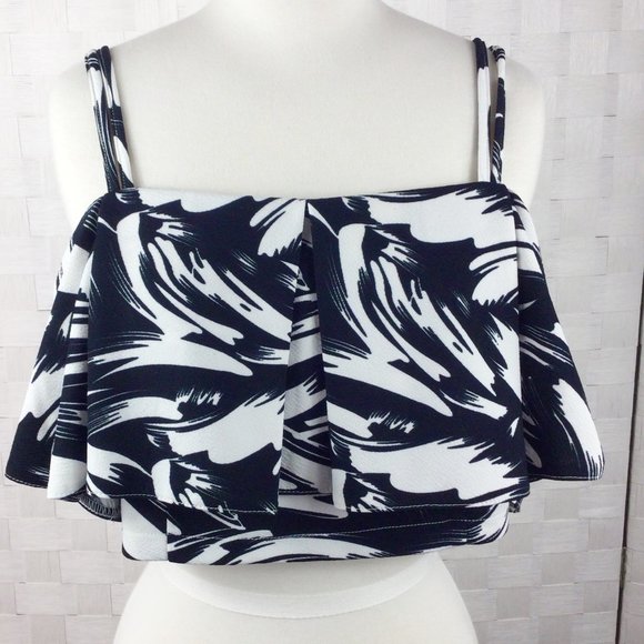 L'ATISTE Tops - L'ATISTE by Amy Black/White Crop Top Size large